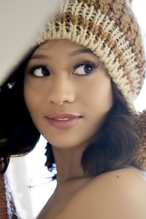 Stunning Caramel-skinned Asian Babe Jasmine Grey
