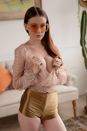 Emily Bloom In Touch Of Gold