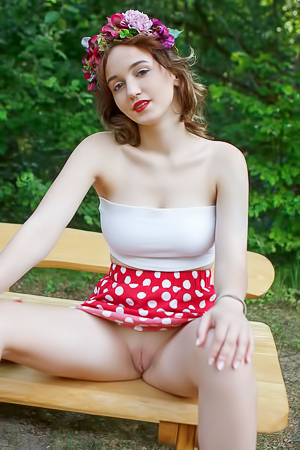 Rokki Her Mouthwatering Curves Sure To Whet Your Appetite