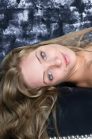 Taya T. Tantalizes With Tantalizing Tease Through Till She Pants