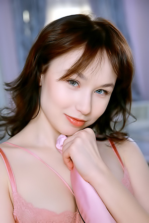 Leona Lace Strips Down To Her High Heels Before Kicking Them