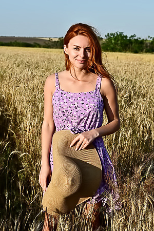 Tisha Seductive Beauty Is Soon Naked Among The Wheat