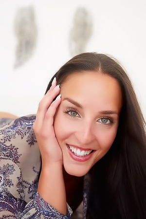 Betzz Shares Her Naked Beauty Without Inhibition