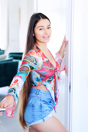 Shelena Voluptuous Beauty Is Soon Naked