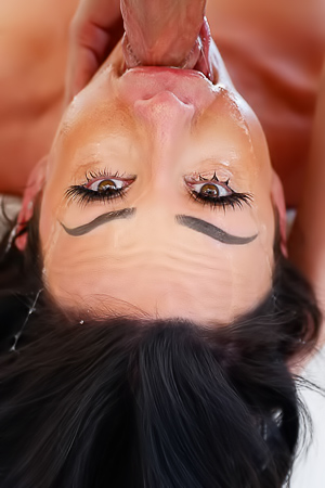 Jennifer White Delivers Unforgettable Blowjobs and Facials